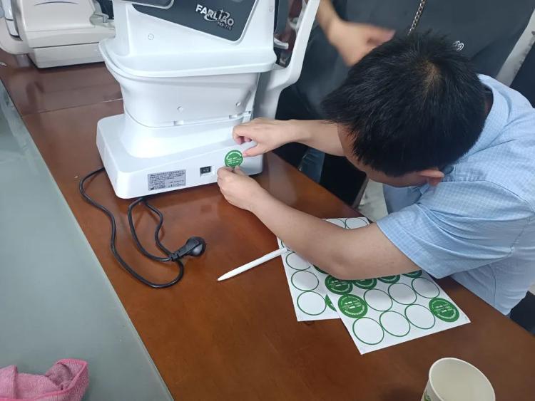 計(jì)量服務(wù)送上門(mén) 讓眼鏡店計(jì)量器具精準(zhǔn)無(wú)誤